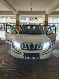White Mahindra XUV 500 W8