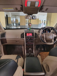 White Mahindra XUV 500 W8