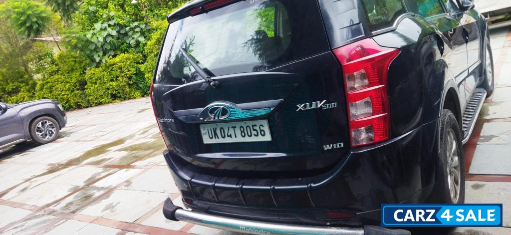 Mahindra XUV 500 W10