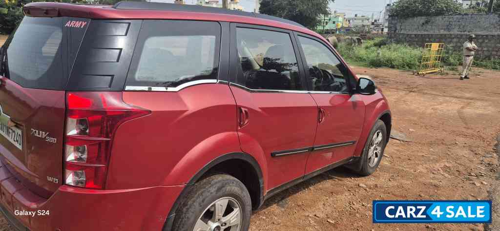 Red Mahindra XUV 500 W8