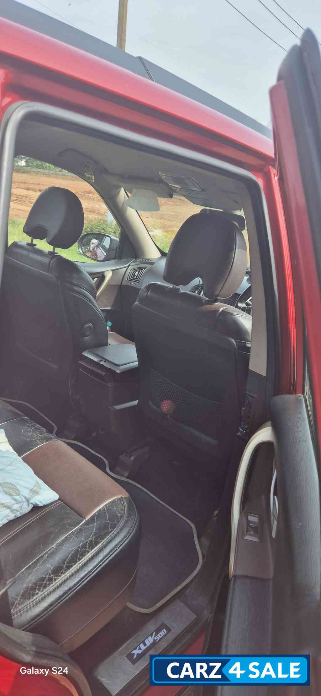 Red Mahindra XUV 500 W8