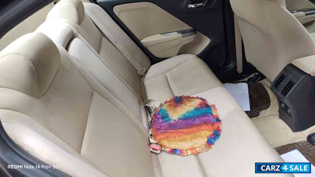 Honda City V Honda City V