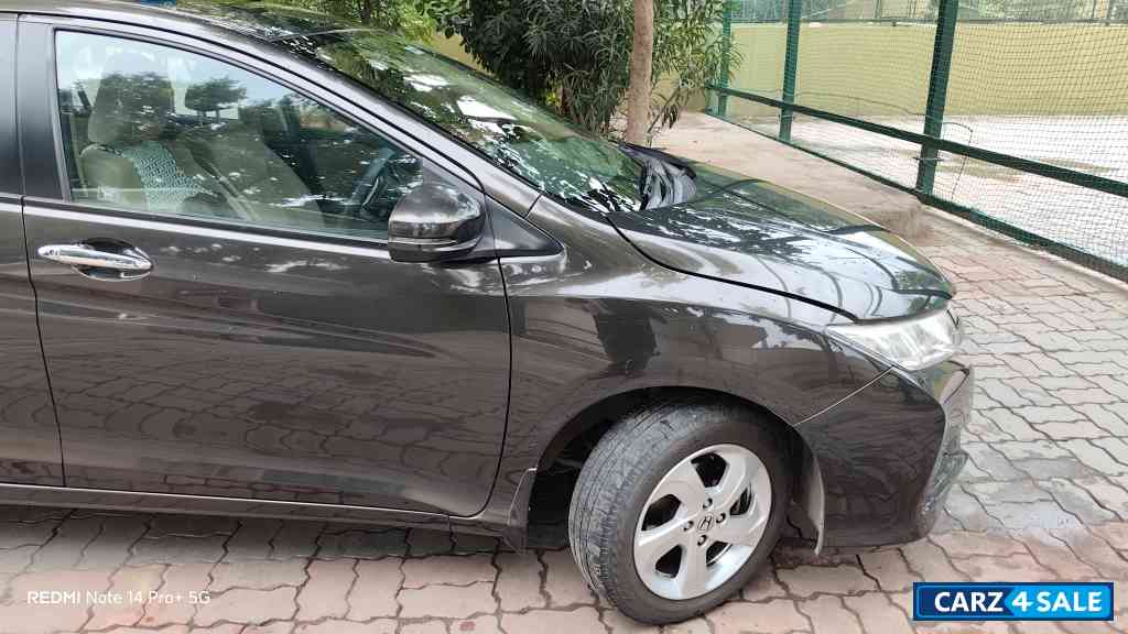 Honda City V Honda City V