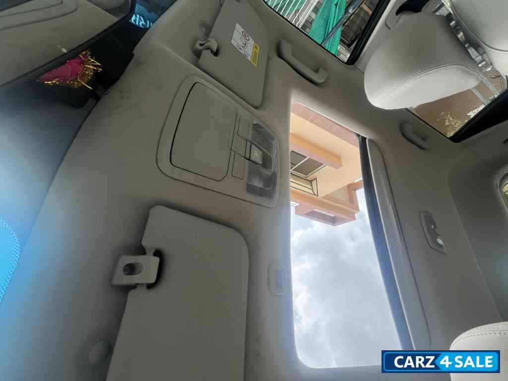 Nepoli Black Mahindra XUV300 W8 Optional 1.2 Petrol Manual BS6