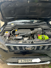 Nepoli Black Mahindra XUV300 W8 Optional 1.2 Petrol Manual BS6