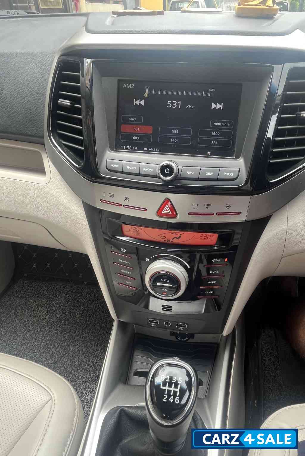 Nepoli Black Mahindra XUV300 W8 Optional 1.2 Petrol Manual BS6