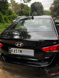 Black Hyundai Verna 1.6 SX VTVT