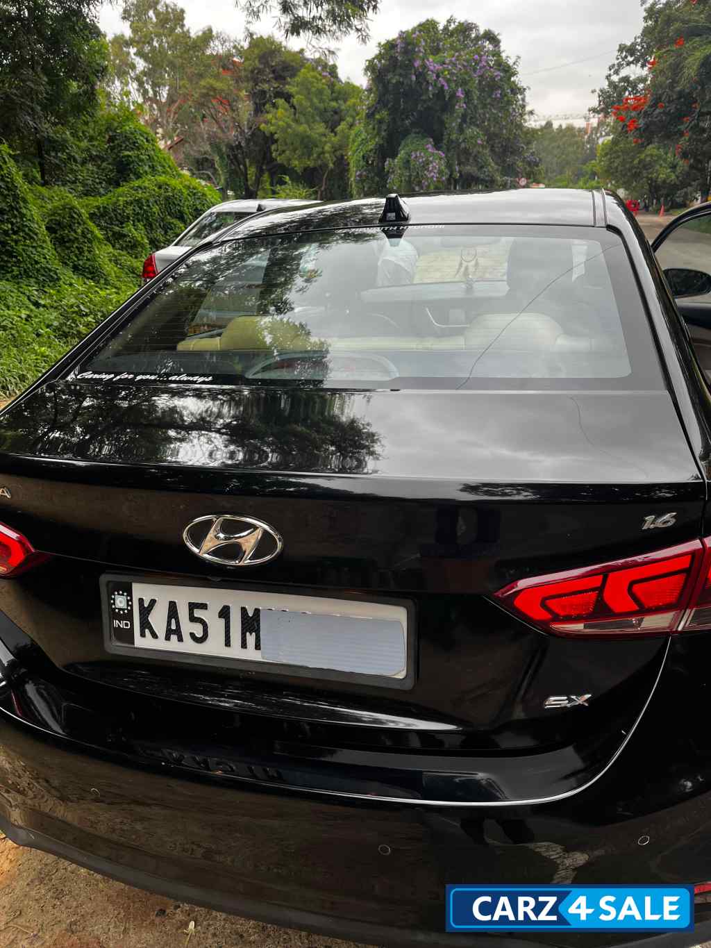 Black Hyundai Verna 1.6 SX VTVT