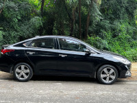 Black Hyundai Verna 1.6 SX VTVT
