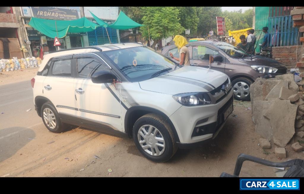 White Grey Maruti Suzuki Vitara Brezza Vdi