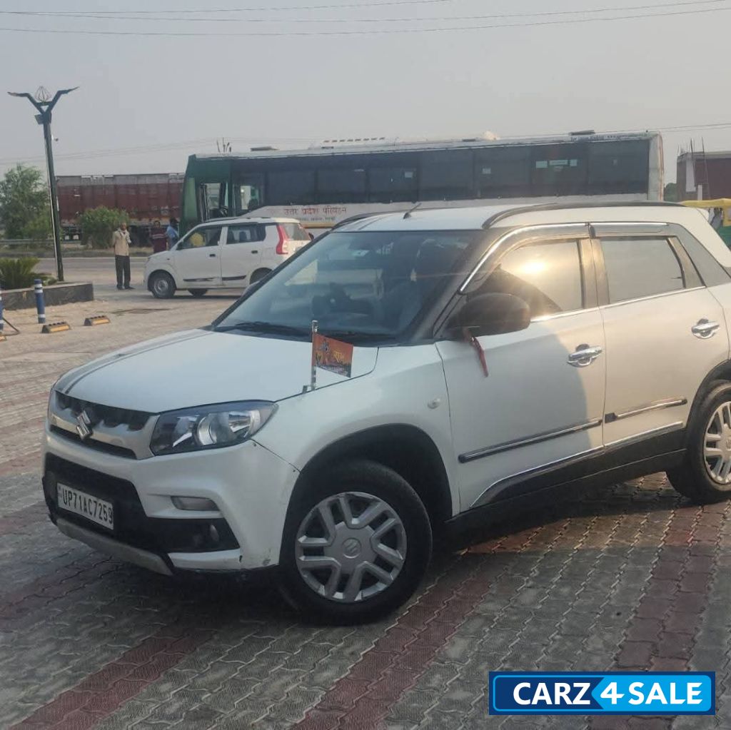 White Grey Maruti Suzuki Vitara Brezza Vdi