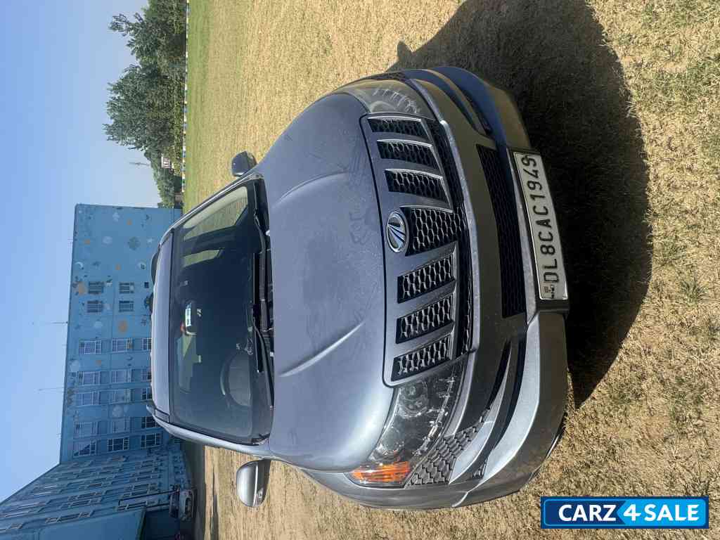 Grey Mahindra XUV 500 W6