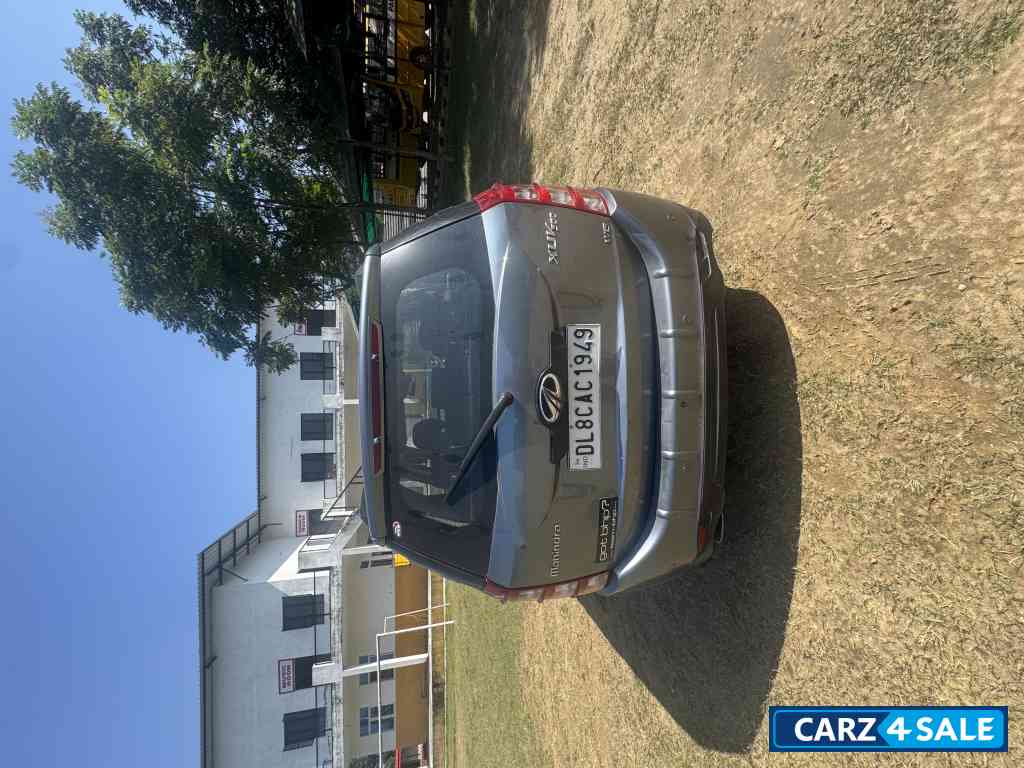 Grey Mahindra XUV 500 W6
