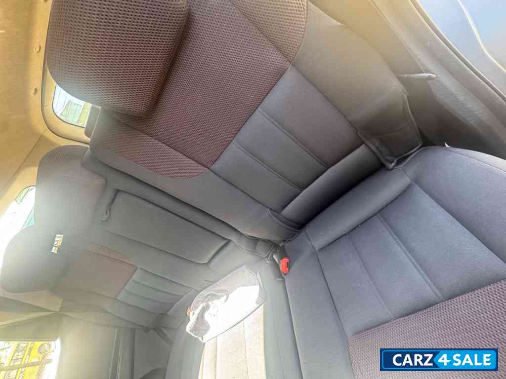 Grey Mahindra XUV 500 W6