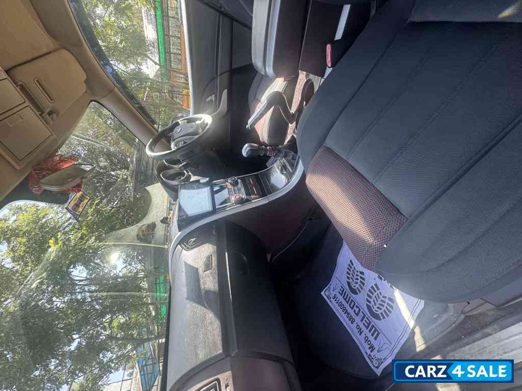 Grey Mahindra XUV 500 W6