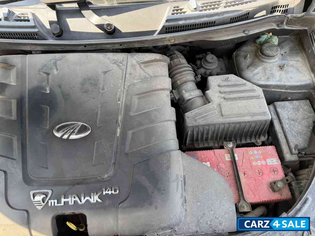 Grey Mahindra XUV 500 W6