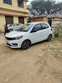 White Tata Tiago XT