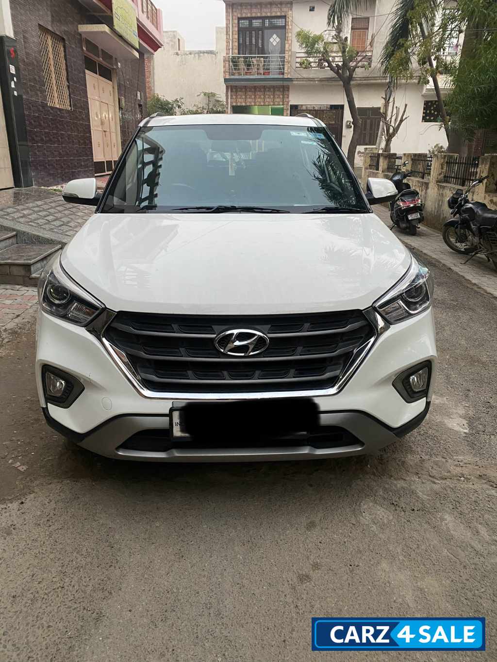 White Hyundai Creta 1.6 AT PETROL