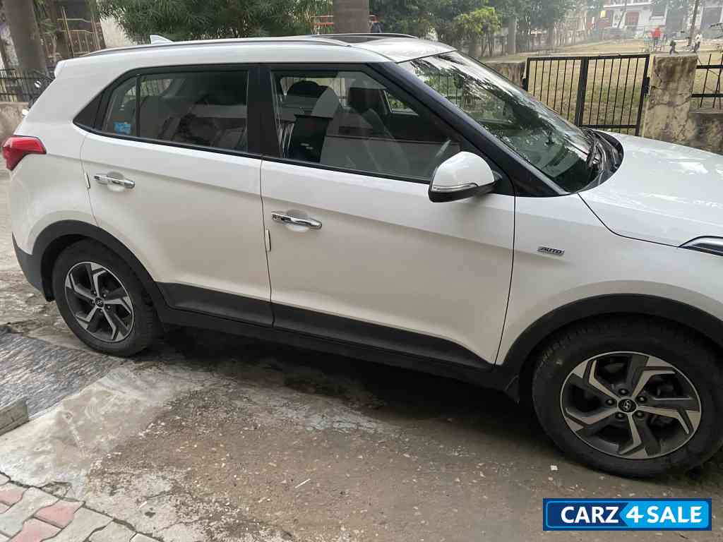 White Hyundai Creta 1.6 AT PETROL