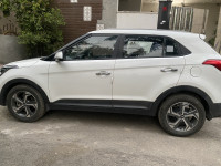 White Hyundai Creta 1.6 AT PETROL