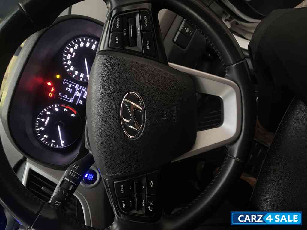 White Hyundai Creta 1.6 AT PETROL