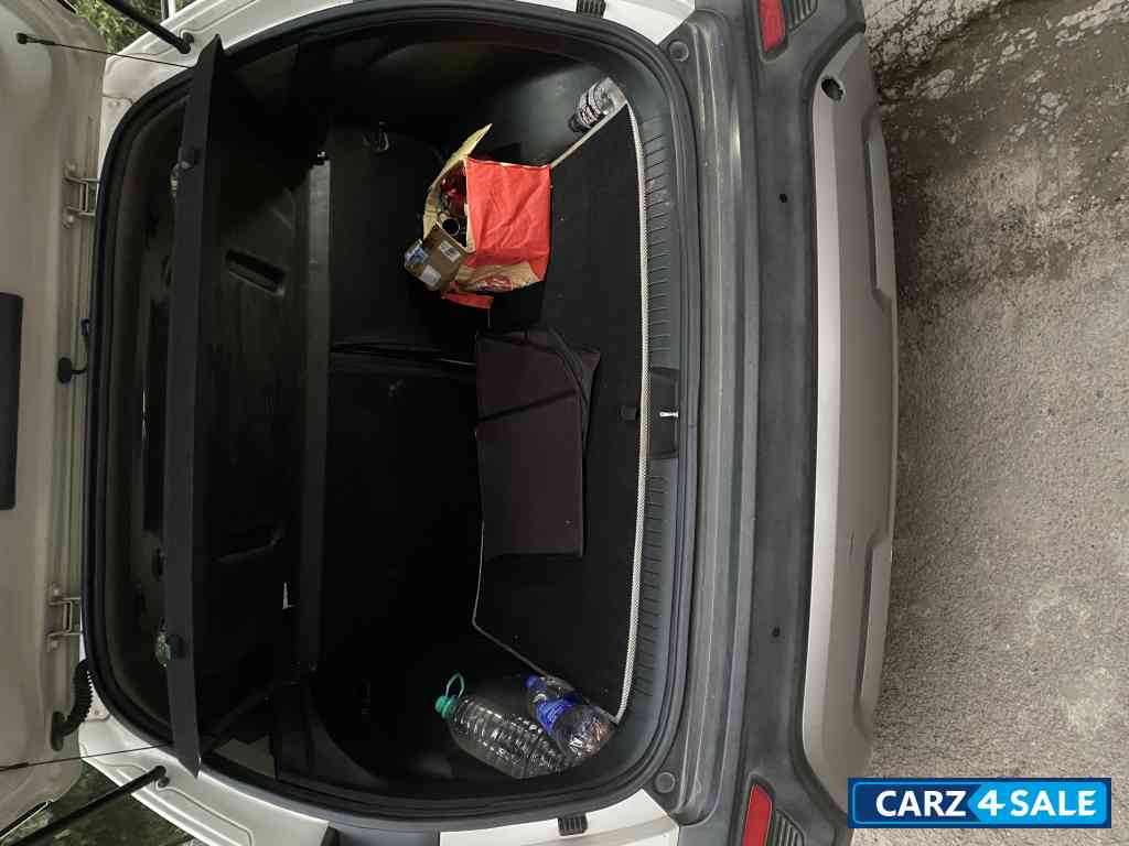 White Hyundai Creta 1.6 AT PETROL