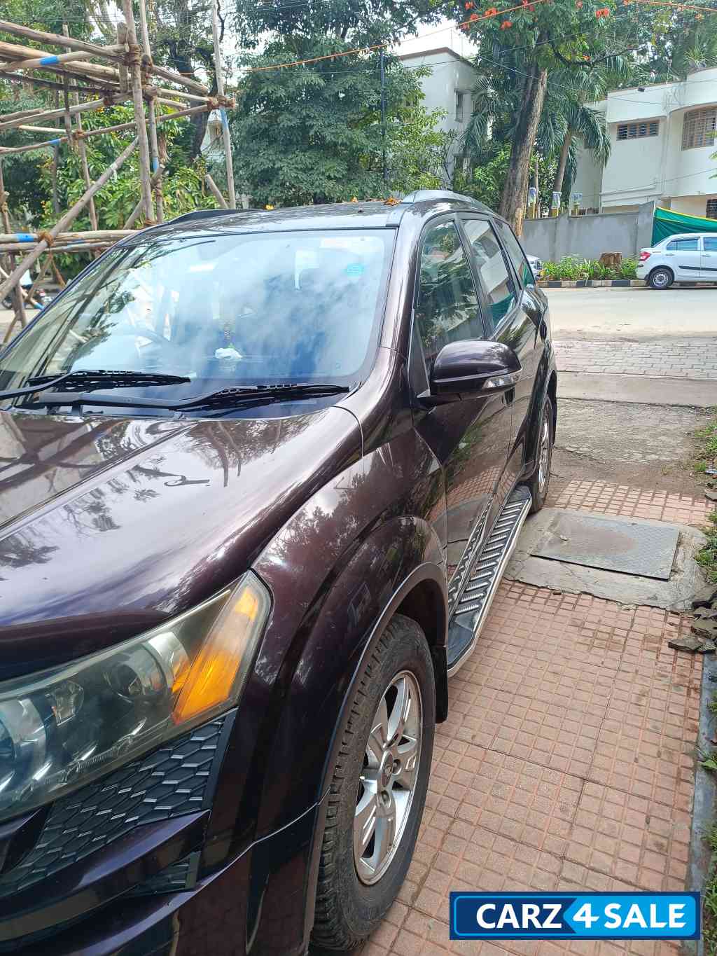Mahindra XUV 500 W8