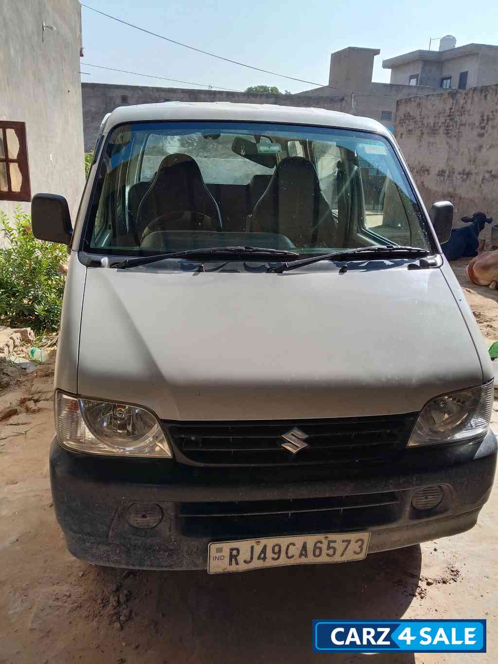 White Maruti Suzuki Eeco 5