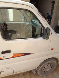 White Maruti Suzuki Eeco 5