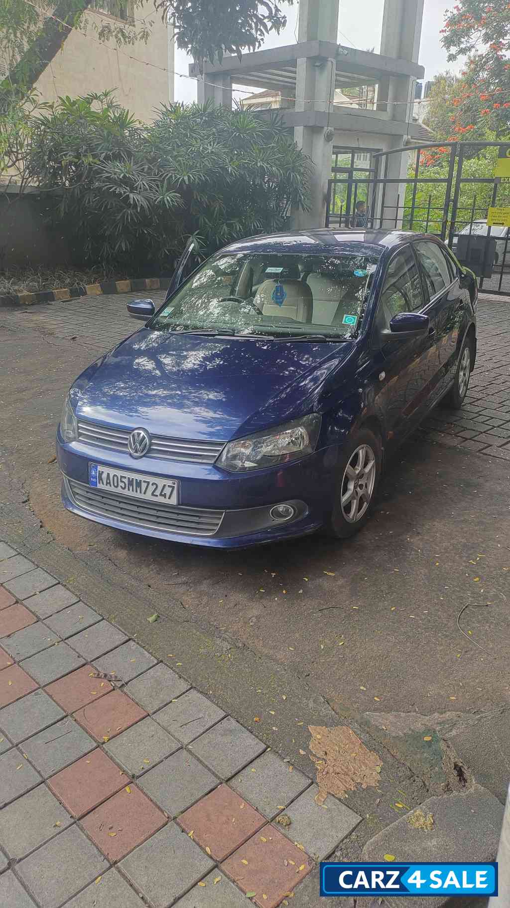 Navy Blue Volkswagen Vento 1.6 TDI HIGHLINE DIESEL MANUAL