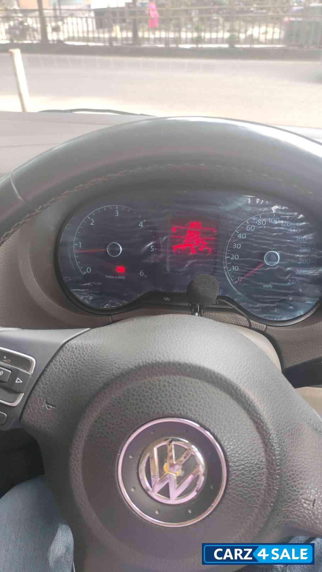 Navy Blue Volkswagen Vento 1.6 TDI HIGHLINE DIESEL MANUAL Navy Blue Volkswagen Vento 1.6 TDI HIGHLINE DIESEL MANUAL