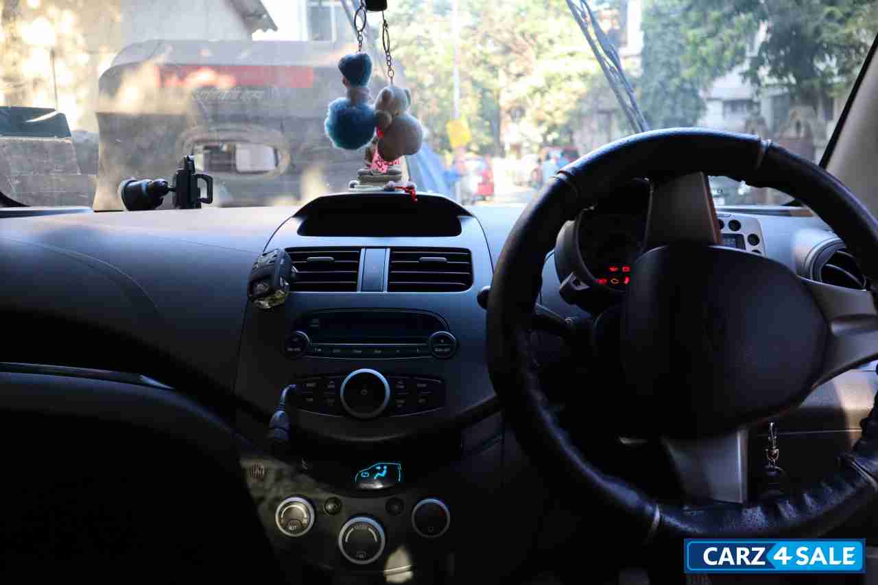 Red Chevrolet Beat LT