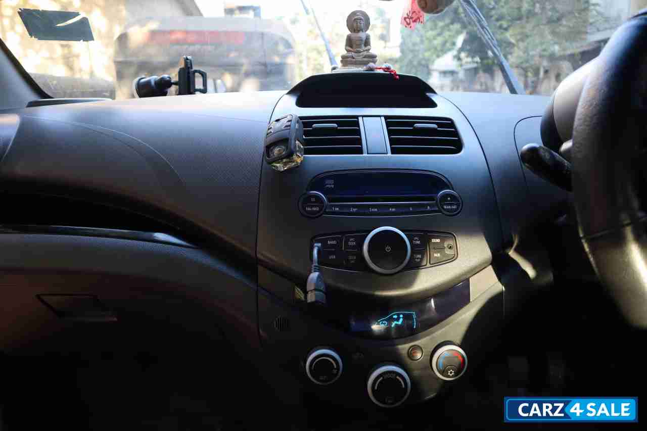 Red Chevrolet Beat LT