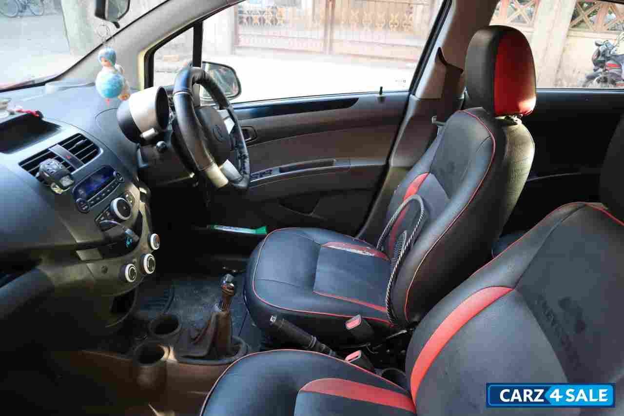 Red Chevrolet Beat LT