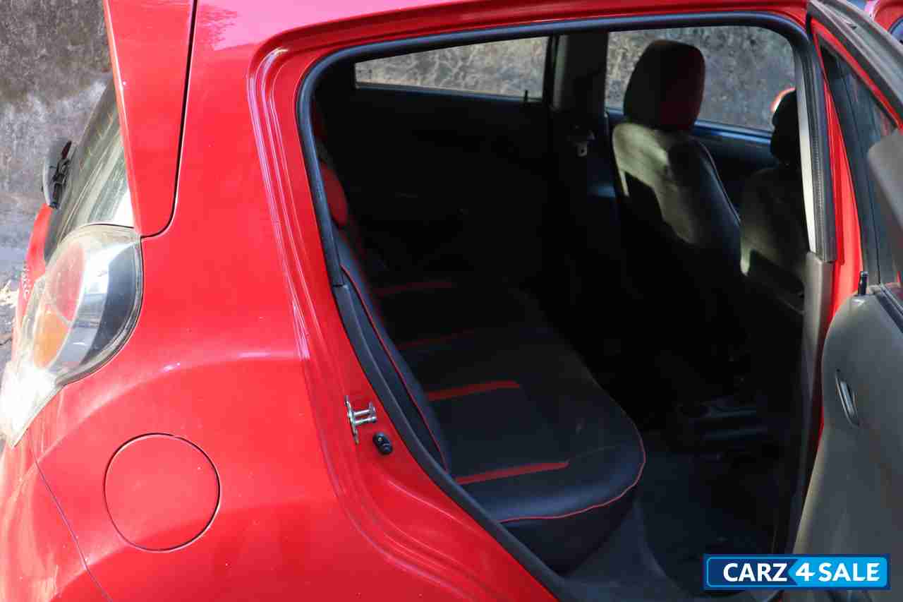 Red Chevrolet Beat LT