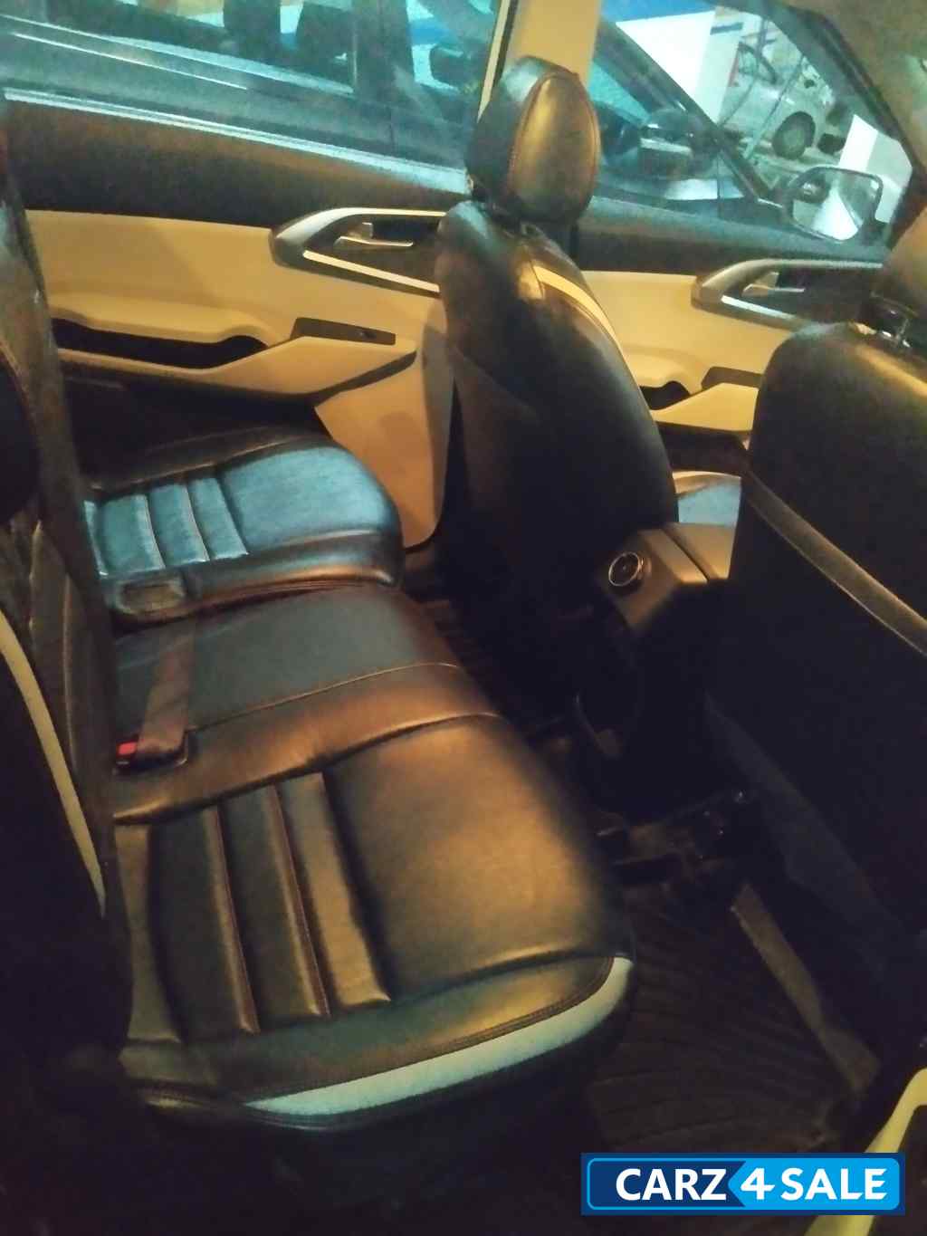 Kia Carens G1.56MT prestige 7