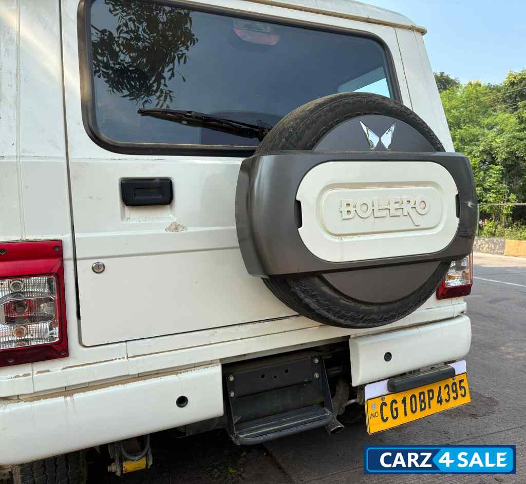 White Mahindra Bolero B6(O) BS VI