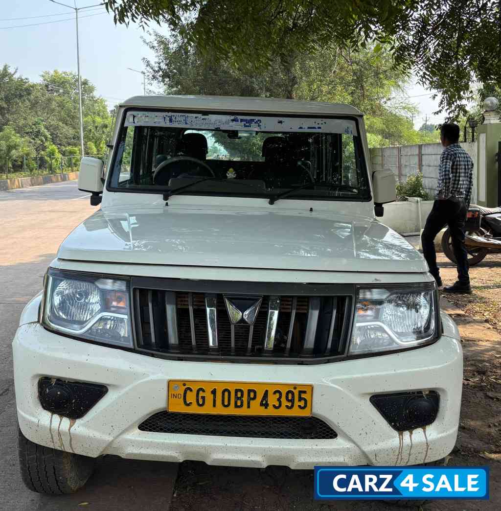 White Mahindra Bolero B6(O) BS VI