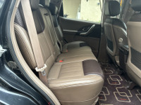 Black Mahindra XUV 500 W8