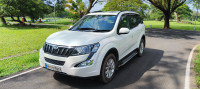Pearl White Mahindra XUV 500 W10 AUTOMATIC