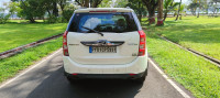 Pearl White Mahindra XUV 500 W10 AUTOMATIC