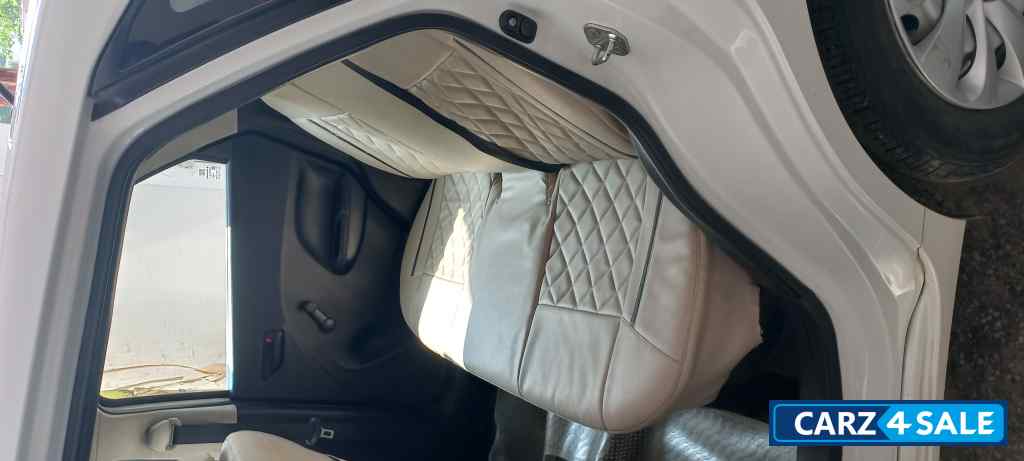 White Maruti Suzuki Baleno Sigma Petrol MT