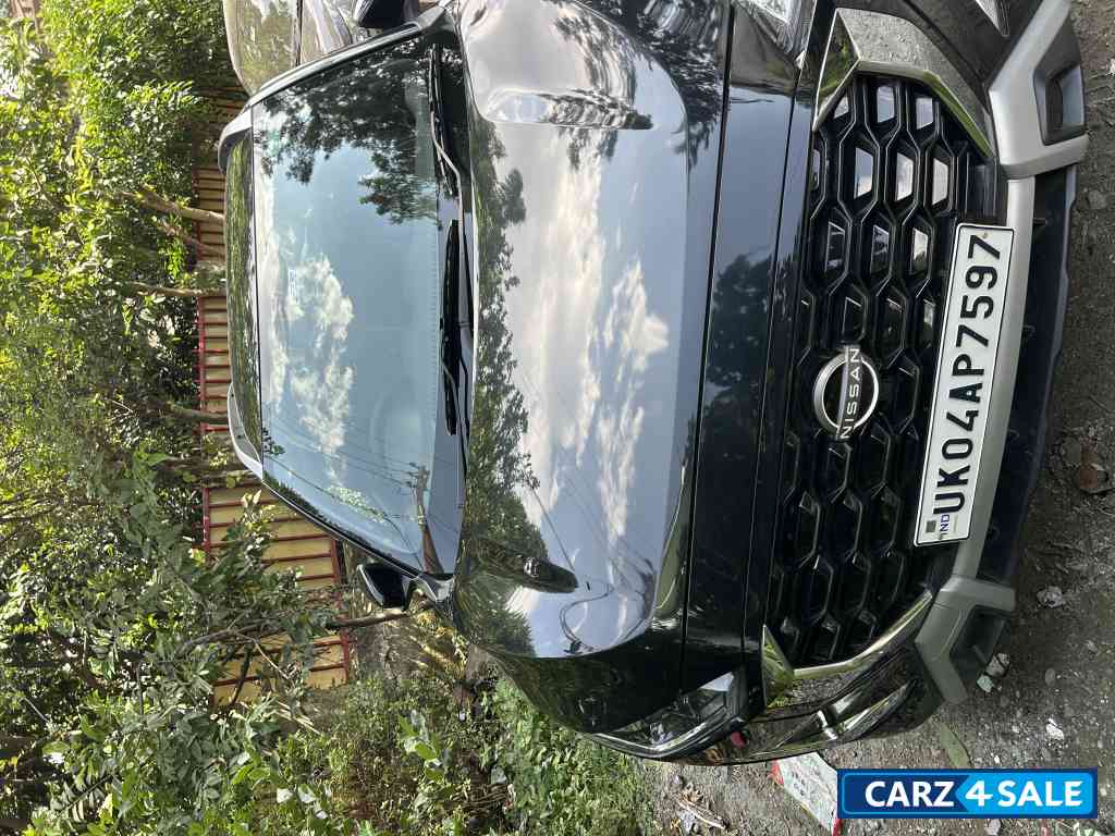 Black Nissan Magnite Acenta