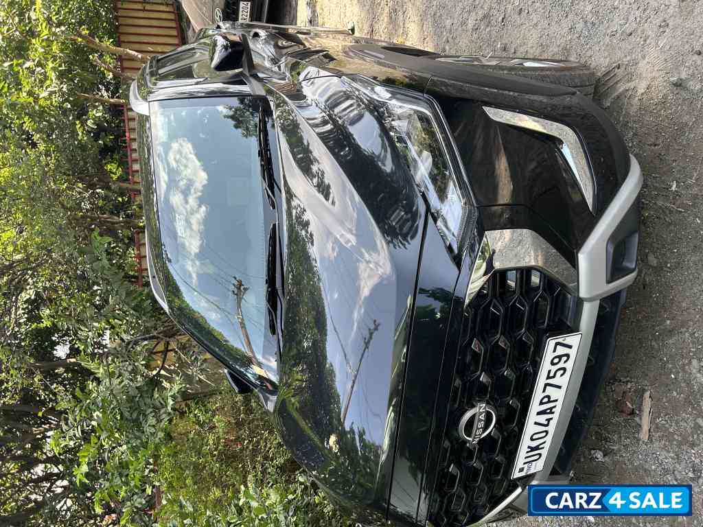 Black Nissan Magnite Acenta