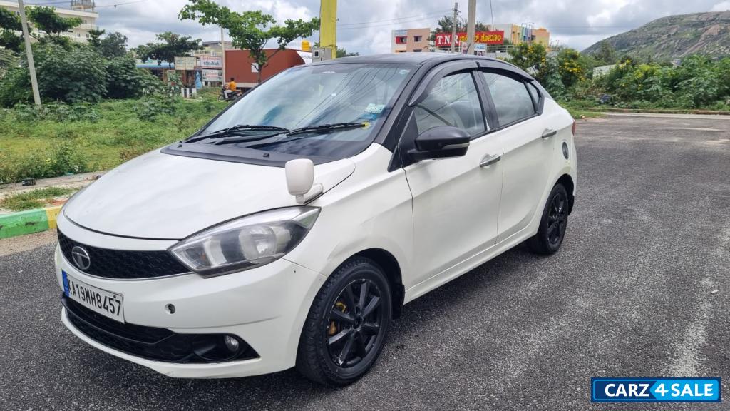 Pearlscent White Tata Tigor Xt