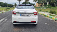 Pearlscent White Tata Tigor Xt