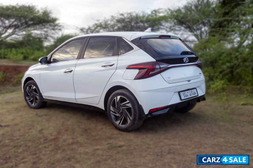Polar White Hyundai i20 Asta Optiona