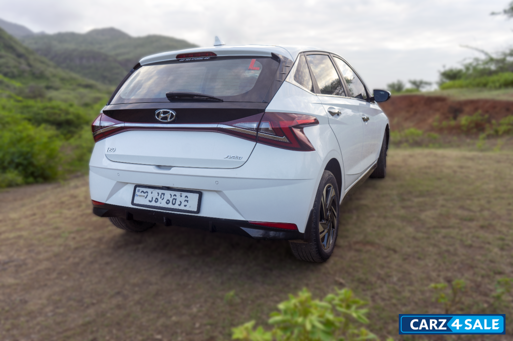 Polar White Hyundai i20 Asta Optiona