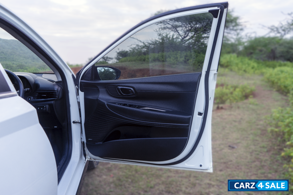 Polar White Hyundai i20 Asta Optiona