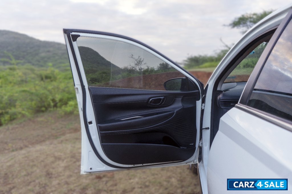 Polar White Hyundai i20 Asta Optiona